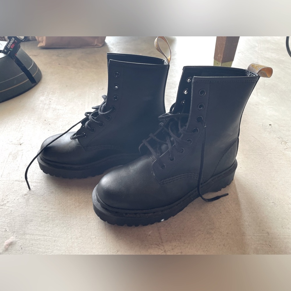 Women’s size US 5 black Doc Marten’s